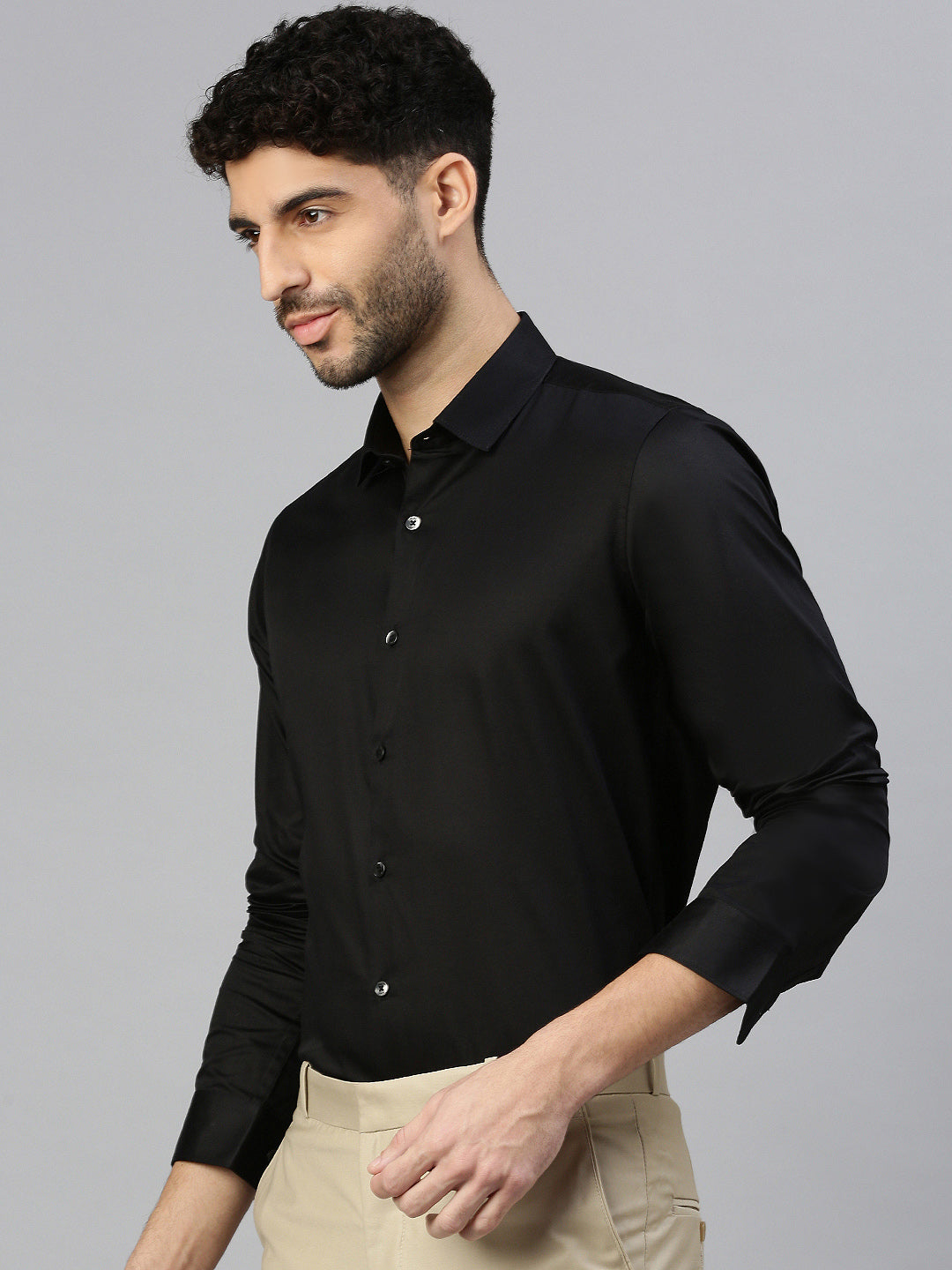 Giza Satin Essential Shirt in Core Black