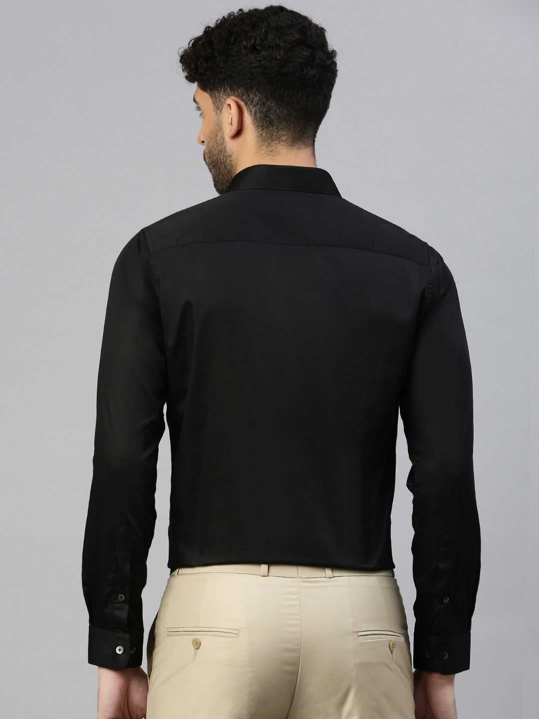 Giza Satin Essential Shirt in Core Black