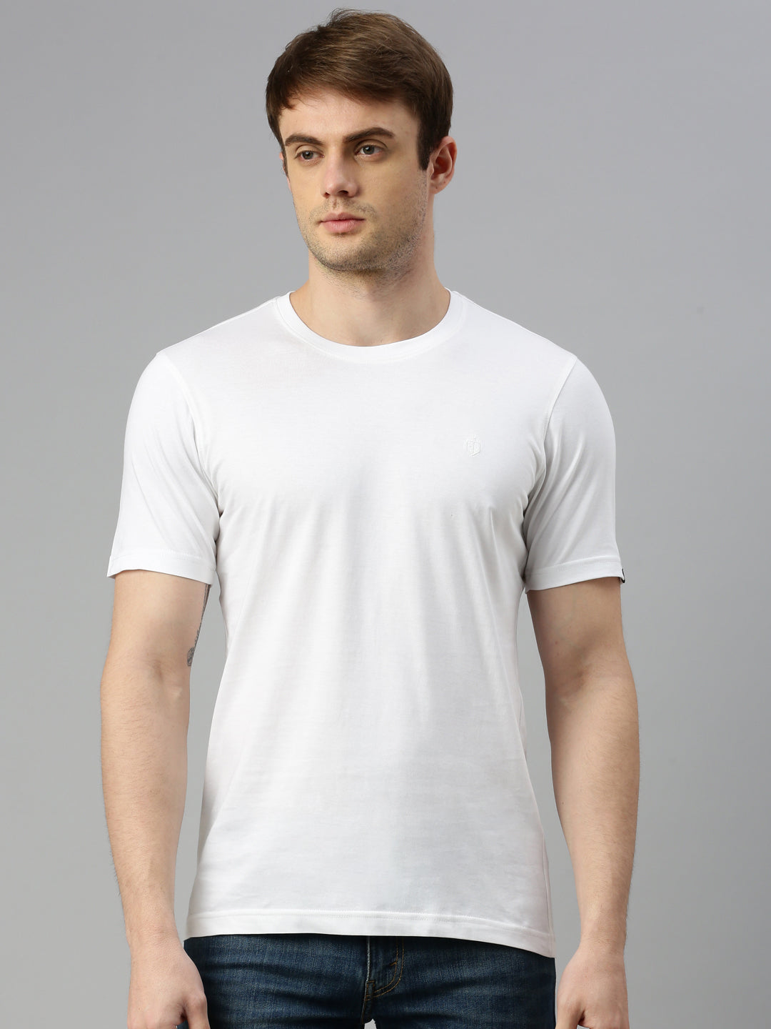 solid white Tshirt