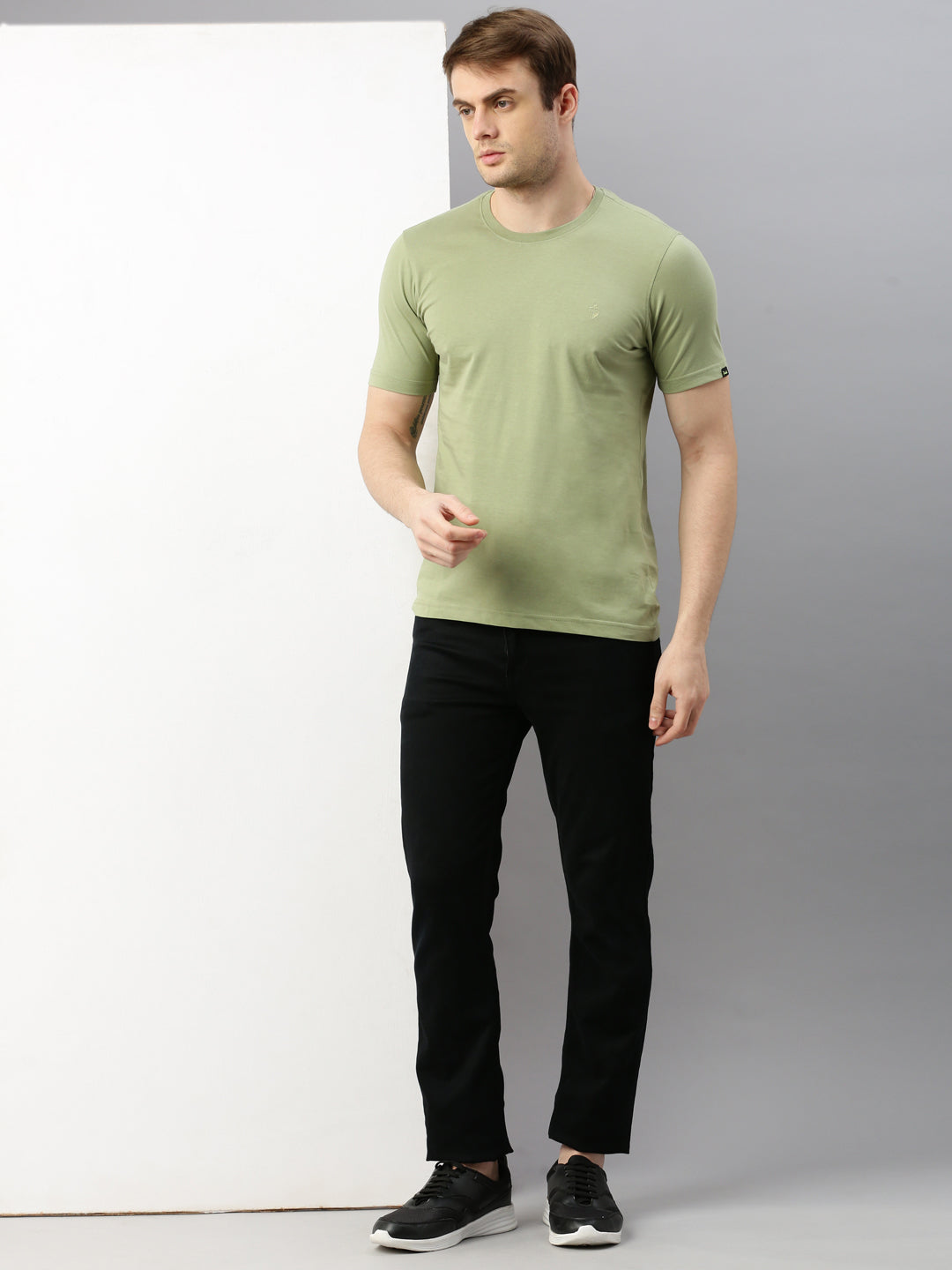 PALE GREEN TSHIRT